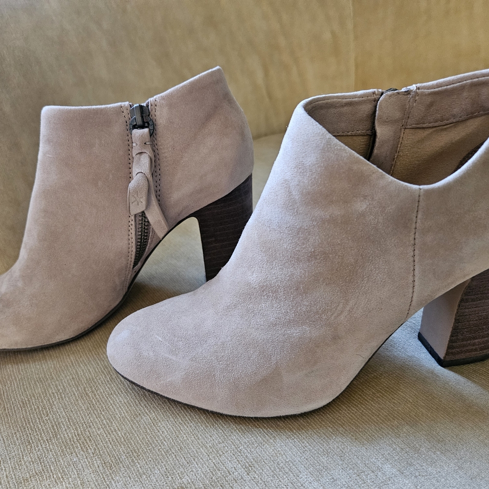 Splendid Tan Ankle Boots with Suede Finish and Side Zipper